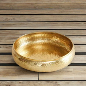 Cuenco Decorativo de Metal Dorado Hecho a Mano, Ecológico y Festivo para Decoración del Hogar y Bodas - Product Image 3