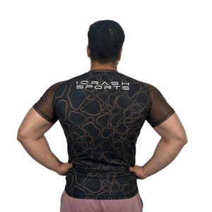 เสื้อผ้าชายหาดแห้งเร็วสำหรับผู้ชาย ยี่ห้อ TOP Men Athletic ผลิตจากโพลีเอสเตอร์ 100% เสื้อแรชการ์ดแขนยาวพิมพ์ลาย ระบายอากาศได้ดี ผลิตโดย Rush Gurads - Product Image 2