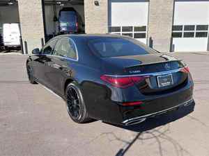 Bonne affaire pour la berline Mercedes-Maybach S580 4Matic 2024 haut de gamme, moteur V8 biturbo de 4,0 litres - Product Image 2