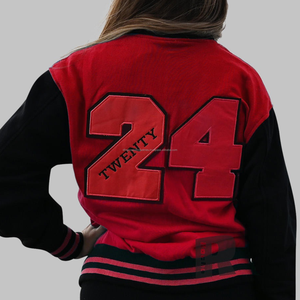 Veste de baseball universitaire Letterman en coton chenille avec broderie et logos personnalisés pour femmes, col montant, poids léger par tous les temps - Product Image 3