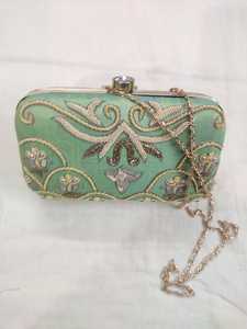 Vintage Floral <b>Embroidered</b> Metal Frame <b>Clutch</b> <b>Bag</b> Evening Purse for Women Party Wedding Fashion Handbag - Product Image 2