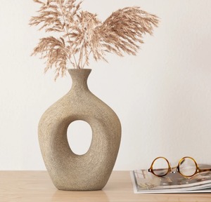 Vase de table sculptural en céramique, moderne et décoratif, pour la décoration intérieure, au meilleur prix - Product Image 4