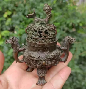 Brûleur d'encens métallique religieux de haute qualité avec un design durable et écologique pour l'amélioration de l'arôme domestique - Product Image 1