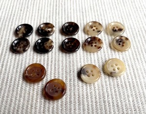 High Quality Eco-Friendly Custom Round 4-Hole Buffalo Horn Modern Durable <b>Handmade</b> Sewing Buttons for <b>Clothes</b> Shirt Suit - Product Image 5