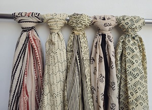 Sarong de plage bohème en gros, écharpe en coton faite à la main imprimée, vêtement d'été pour femme, paréo de plage en coton imprimé à la main - Product Image 2