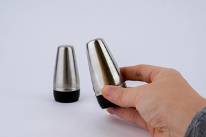 Salière et poivrière en métal argenté, accessoire élégant pour table à manger, parfait pour la maison et les restaurants, vente en gros depuis l'Inde - Product Image 5