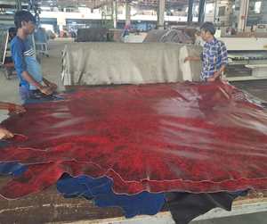 Cuir de Split d'Autruche Brillant Texturé Effet Froissé, Résistant au Vent, Grain Poli et Durable pour l'Artisanat, la Décoration Intérieure et les Accessoires - Product Image 1