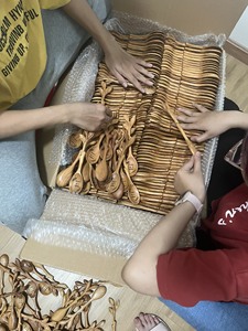 ช้อนไม้ตกแต่งสวยงาม ทำจากไม้ธรรมชาติ สำหรับห้องครัวสไตล์ฟาร์มเฮาส์ และไอเดียตกแต่งบ้านสไตล์ช่างฝีมือ - Product Image 3