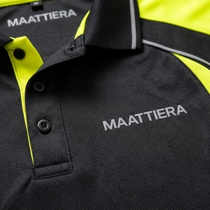 Polo de sécurité réfléchissant noir et jaune fluo pour homme, manches courtes, empiècements contrastants, vêtements de travail, fabricant en gros sur mesure - Product Image 6