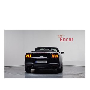 Ford Mustang 2.3 EcoBoost Premium Convertible 2024, 9,584 km, Caja de Cambios Automática, Cámara Trasera, Asientos de Cuero, Volante a la Izquierda - Product Image 4