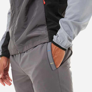Ensemble de survêtement pour homme avec veste à capuche et pantalon, fermeture éclair intégrale, style sportif, vêtements d'automne, polyester imperméable, couleur unie, coupe classique - Product Image 4