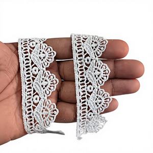 กระเป๋าผ้าฝ้ายสีเบจลายดอกไม้สไตล์วินเทจหรูหรา ตกแต่งด้วยลูกไม้โครเชต์แบบแคบ เป็นมิตรกับสิ่งแวดล้อม ทนทาน ซักเครื่องได้ - Product Image 1