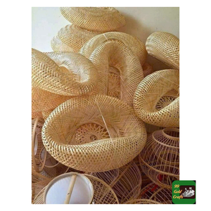 Pantalla de Lámpara de Bambú Ecológica, Cubierta de Lámpara Colgante Tejida Natural, Lámpara de Techo para Resort Tropical o Villa, Vietnam - Product Image 5