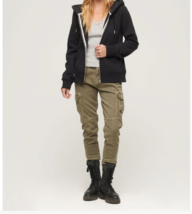 เสื้อสเวตเชิ้ตครอปโอเวอร์ไซส์แฟชั่นใหม่ ระบายอากาศได้ดี นุ่มพิเศษ สวมใส่สบาย พร้อมกางเกงวอร์มผ้าฟลีซถัก สำหรับผู้หญิง ตัวอย่างสินค้าฟรี - Product Image 2