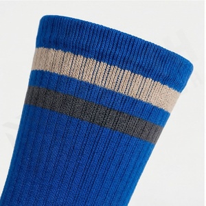 Calcetines de Ciclismo Premium, Antiampollas, Deportivos, Bajo MOQ, Transpirables, para Ciclismo de Carretera y Montaña, Duraderos, Ajuste Personalizado - Product Image 4
