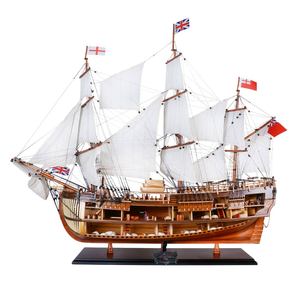 Réplica de la HMS Endeavour, Casco Abierto, Hecha a Mano en Madera de Cedro, Estilo Náutico, Pintada, Artesanía en Madera, 94L x 30W x 85.1H Cm - Product Image 1