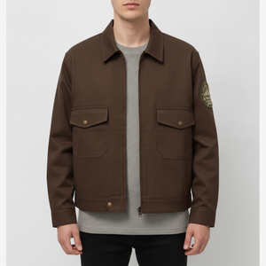 Veste de travail en toile marron pour homme avec fermeture éclair et motif patch sur la manche gauche - Product Image 4