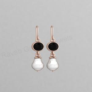 Boucles d'oreilles pendantes faites à la main en argent 925, onyx noir et perle d'eau douce, style Art Déco, serties de pierres, plaqué or 18 carats, bijoux fins pour femmes - Product Image 5