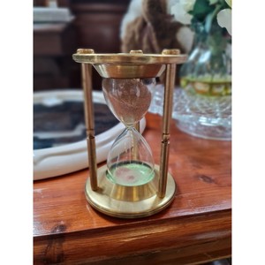 Grande réduction : Sablier traditionnel en laiton avec bulbe en verre, design artisanal pour un chronométrage précis - Product Image 2