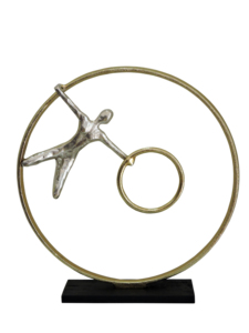 Escultura de Aluminio Hecha a Mano de Acrobata en Aro - Figura Moderna Plateada y Dorada sobre Base Negra, Decoración Artística para el Hogar y la Oficina - Product Image 5