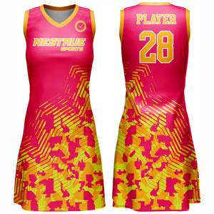 ชุดฟุตบอลหญิงแบบสั่งทำพิเศษ พิมพ์ลายแบบซับลิเมชั่น ชุดกีฬา ระบายอากาศ แห้งเร็ว ชุดกีฬาทีม - Product Image 1