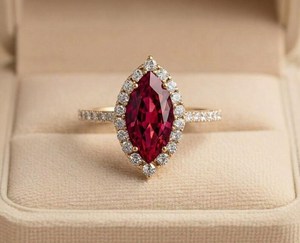 Anillos Clásicos de Oro Sólido de 10K con Halo de Rubí Rojo Clásico de 2CT con Corte Marquesa, Ideales para Bodas, Aniversarios y Fiestas - Product Image 1