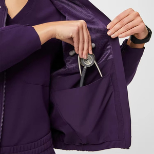 Chaqueta de Enfermera de Alta Calidad, Estilo Jogger Cómodo, Cuello Acanalado Elegante, Hecha de Spandex para Uniformes Profesionales - Product Image 4