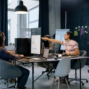 Services logiciels d'entreprise stratégiques : outils de flux de travail automatisés, intégration cloud et succès opérationnel - Product Image 5