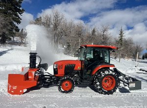 Equipo de Alta Resistencia para Tractor 4x4 de 40 HP con Bomba Quitanieves y Caja de Cambios para la Gestión Comercial de Nieve en Carreteras y Estacionamientos - Product Image 5