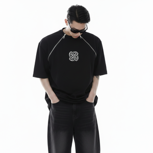 เสื้อยืดโอเวอร์ไซส์ผู้ชาย ผ้าฝ้าย ดีไซน์ซิปคู่ ป้ายโครเมียมแบบกำหนดเอง สไตล์สตรีทแวร์ฤดูร้อน ทรงหลวม ผ้าฝ้าย 100% - Product Image 3