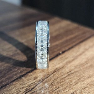 Anillo de eternidad completo con diamantes de moissanita brillantes de corte radiante para unisex, plata fina 925 original, regalo sorpresa para novias - Product Image 2