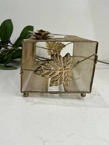 Metal Tissue Holder | Vintage Gold Metal Mesh Tissue Holder With Metal Leaves and Flowers - Product Image 3