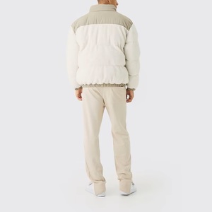 Veste matelassée surdimensionnée pour homme en polaire, nylon, coton colorblock avec logo personnalisé en patchs de caoutchouc - Product Image 4