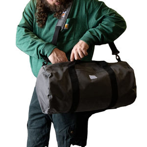 Nuevo Artículo: Bolsa Deportiva Unisex de Poliéster, 20-30L, Cierre de Cremallera, Correa Ajustable, Asa Suave, Color Gris Sólido, para Gimnasio y Uso Casual - Product Image 5
