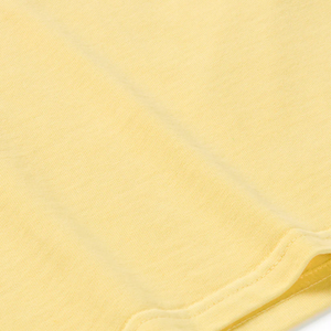 T-shirt en coton pour homme Pak Muntaha Impex, coupe classique, col rond, manches courtes, décontracté, logo imprimé sur le devant, jaune uni, anti-plis, haute qualité - Product Image 4