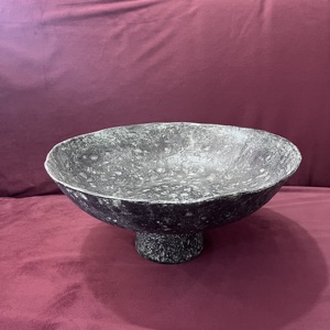 Bandeja Redonda Decorativa de Aluminio con Acabado Antiguo de Artisan Design para Decoración del Hogar - Product Image 5