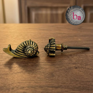 Tirador de Mueble de Hierro Fundido con Forma de Caracol, Diseño Moderno y Duradero, Herraje para Cajones y Armarios de Cocina y Dormitorio - Product Image 1