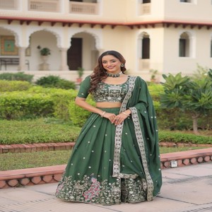 Ensemble Lehenga Choli en soie Vichitra pour femmes VASTRA COTTAGE avec dupatta, broderie de paillettes et de fils Zari, bordure en dentelle de créateur - Product Image 1