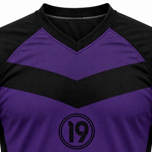 Maillot de football personnalisé violet foncé et noir à chevrons, respirant, pour homme, sublimé, performance athlétique, vêtement de sport - Product Image 4