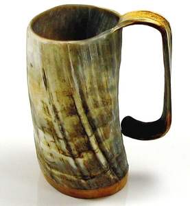 Impressionnants mugs en corne de qualité supérieure, parfaits pour les banquets, les fêtes et les cérémonies, avec une finition naturelle, une structure robuste et un design accrocheur. - Product Image 1