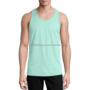 Destaca con estilo con nuestras camisetas sin mangas transpirables para hombre de talla grande. Mantente seco y cómodo con nuestras camisetas sin mangas transpirables para hombre. - Product Image 1