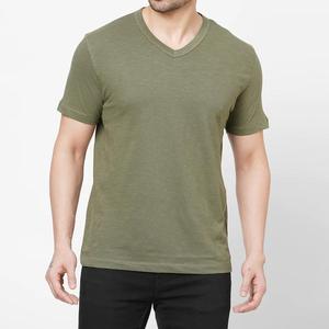Nouvelle collection T-shirt à manches courtes col en V 100% coton et élasthanne, style uni, logo personnalisé, coupe classique, 180 grammes, écologique - Product Image 6