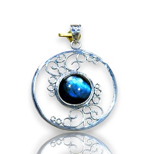 Colgante de Plata 925 con Diseño Artístico de Círculo Abierto, Joyería Fina con Piedra Preciosa de Labradorita de Corte Redondo, Colgantes de Plata al por Mayor - Product Image 1