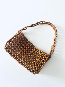 กระเป๋าถือสานลูกปัดแก้วสีน้ำตาลทำมือ MS Handicraft พร้อมหูหิ้วประดับลูกปัดรูปไข่ จากอุตรพัฒนา - Product Image 3
