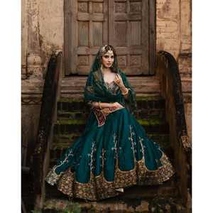 Vestido de noche de diseñador Beautiful Top Lehenga con Dupatta para fiestas - Product Image 3
