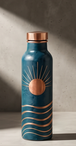 Venta al por mayor directa de fábrica: Elegante botella de cobre esmaltada decorativa con motivo oceánico, vaso ayurvédico para bebidas saludables, taza de viaje a prueba de fugas. - Product Image 3