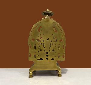 งานฝีมือนิรมลา รูปปั้นพระพิฆเนศทองเหลืองทำมือสไตล์อาร์ตเดโค - งานแกะสลักสำหรับวัดฮินดู เหมาะสำหรับตกแต่งโต๊ะในห้องนั่งเล่น - Product Image 2