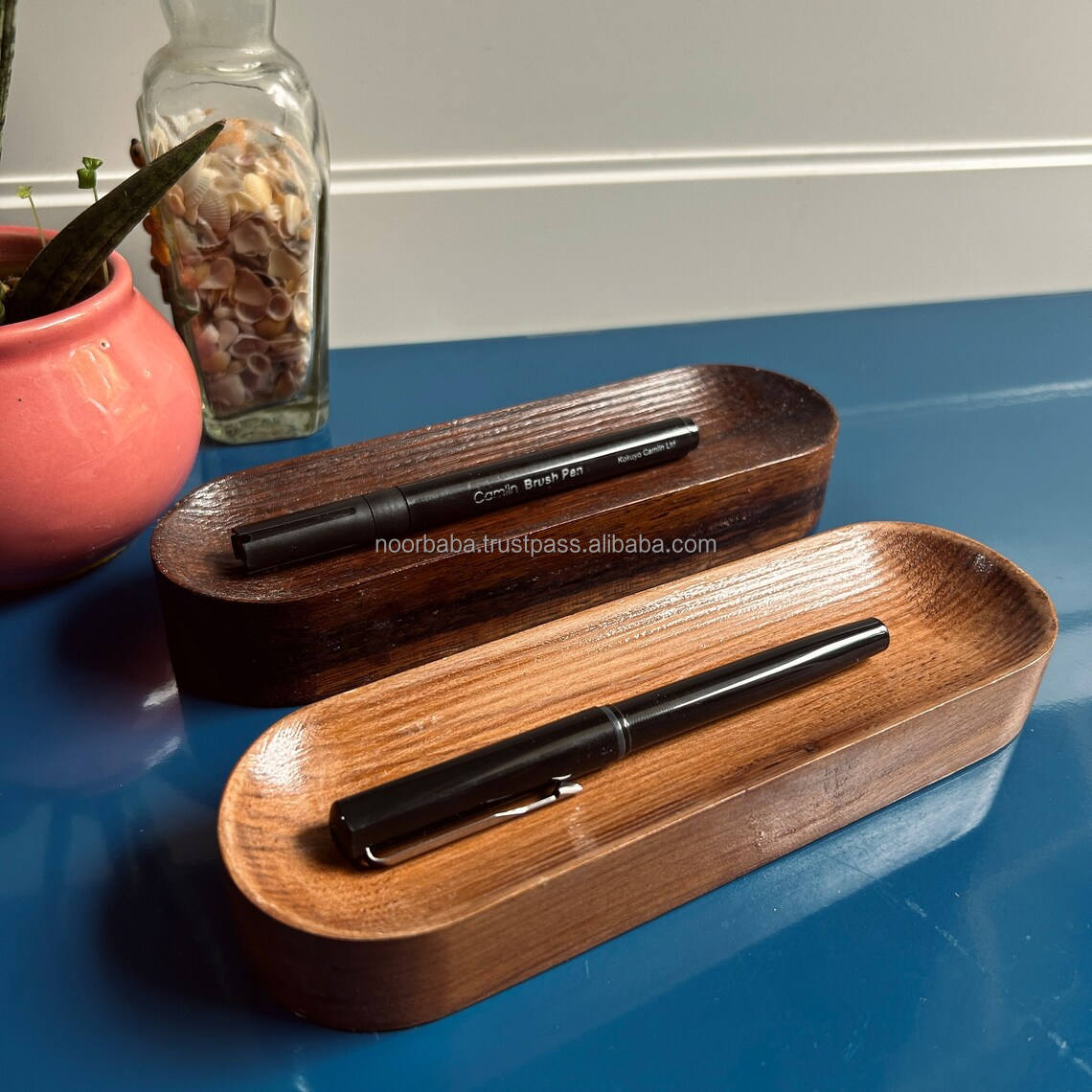 สีน้ำตาล