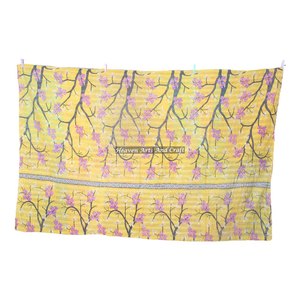 Reversible Vintage Old Cotton Sari Blanket Wholesaler Indian Reversible Hand Stitched Heavy <b>Throw</b> Old Sari Blanket Patch Work - Product Image 2