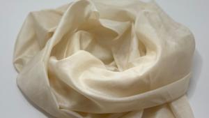 Écharpes carrées de luxe vierges en soie tissée à la main pour impression numérique, châles en tissu naturel uni pour artisanat DIY et art textile - Product Image 2
